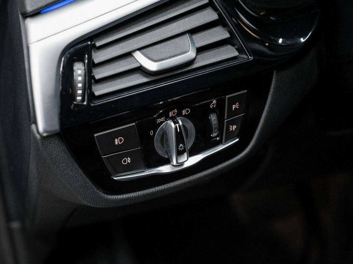 Б/У БМВ 5 серии 2017 года. Фото: #17