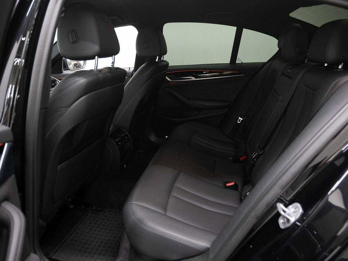 Б/У БМВ 5 серии 2019 года. Фото: #8