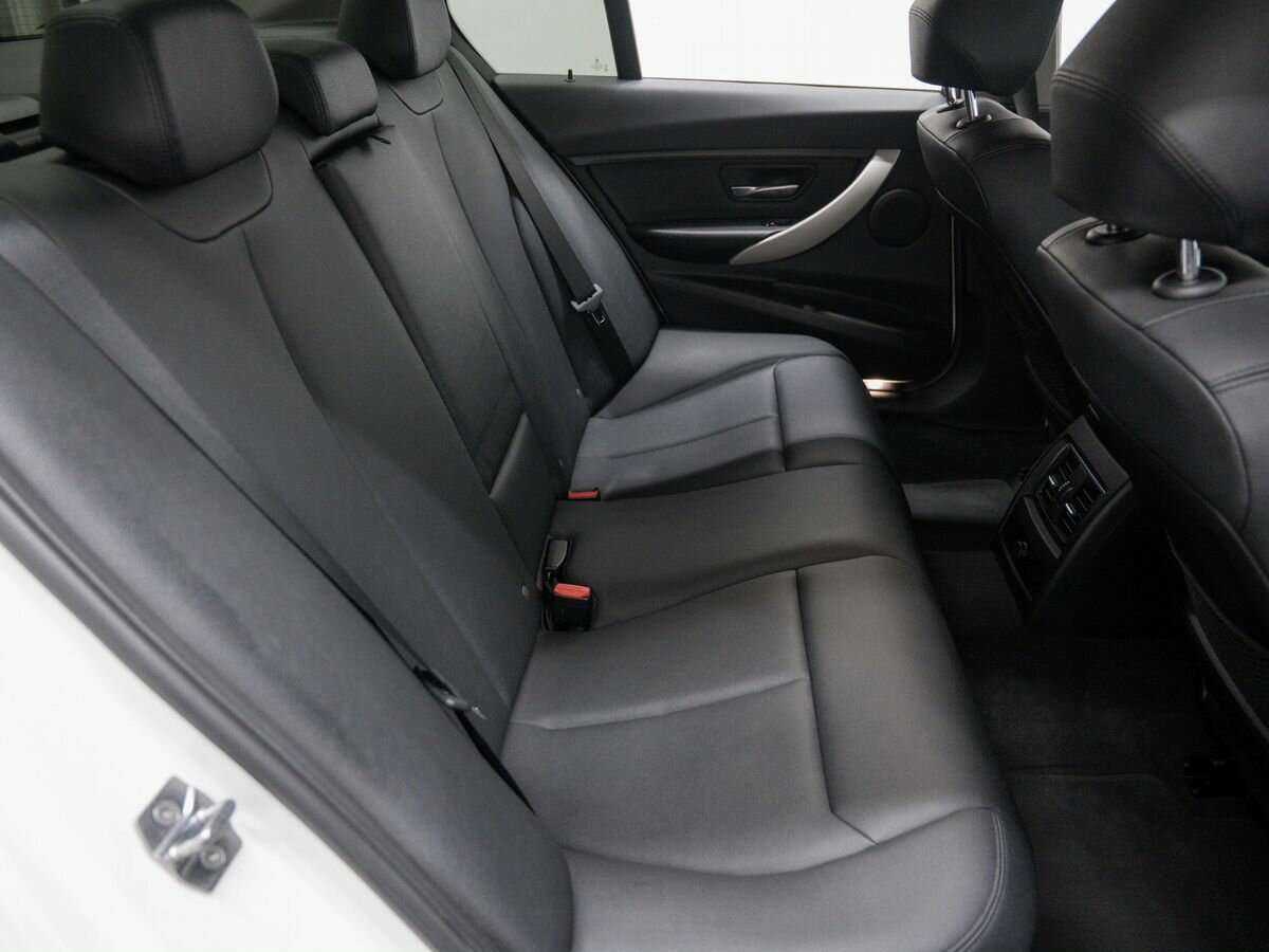 Б/У БМВ 3 серии 2015 года. Фото: #8