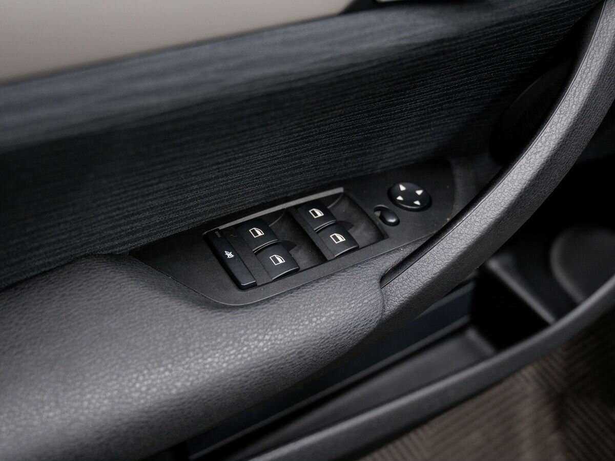 Б/У БМВ Икс1 2013 года. Фото: #14