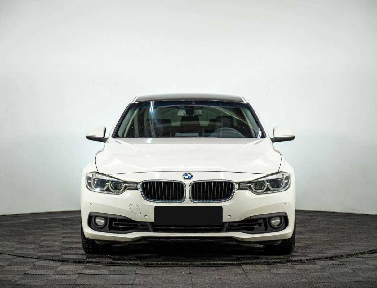 Б/У БМВ 3 серии 2016 года. Фото: #1