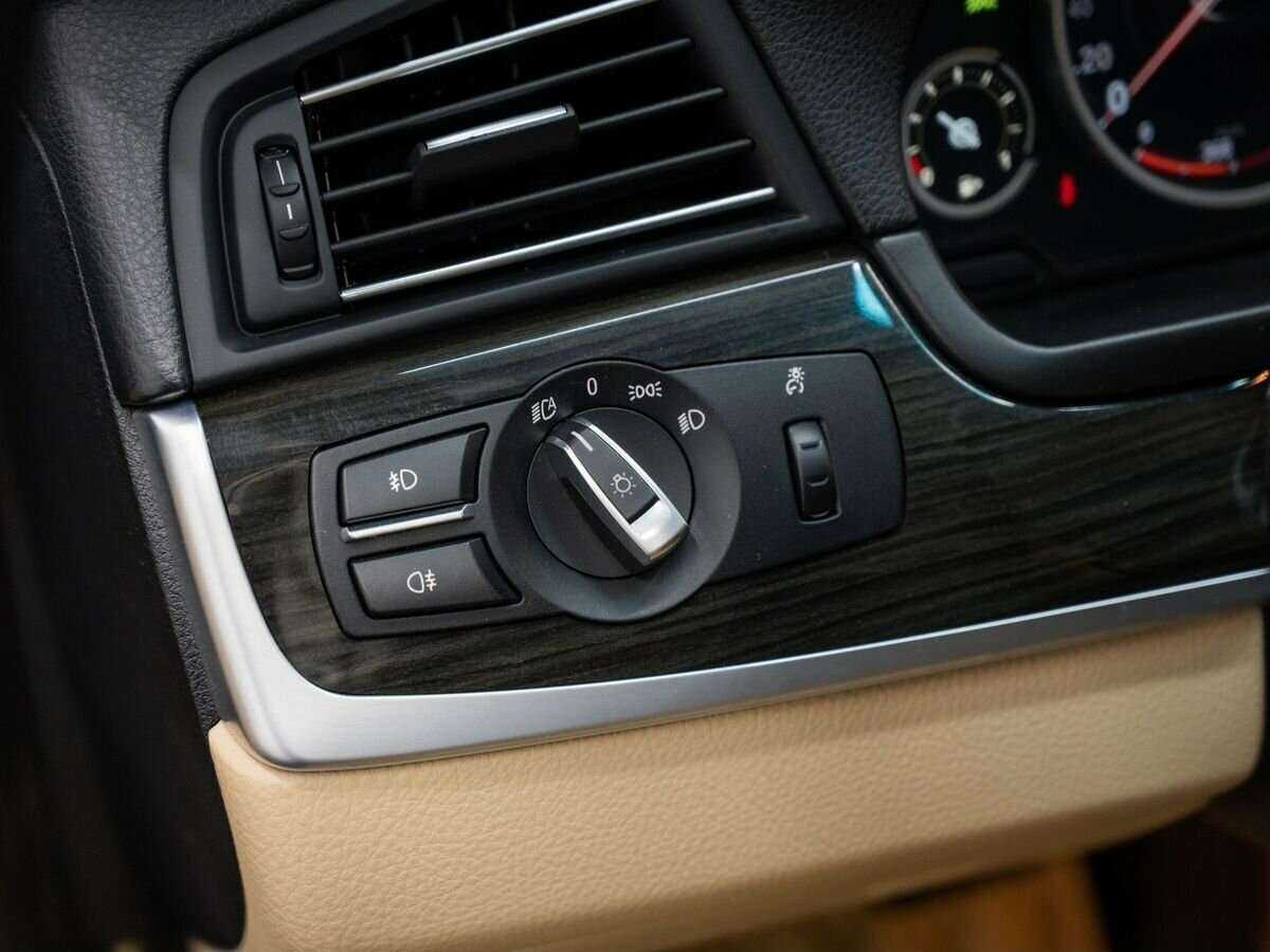 Б/У БМВ 5 серии 2013 года. Фото: #15