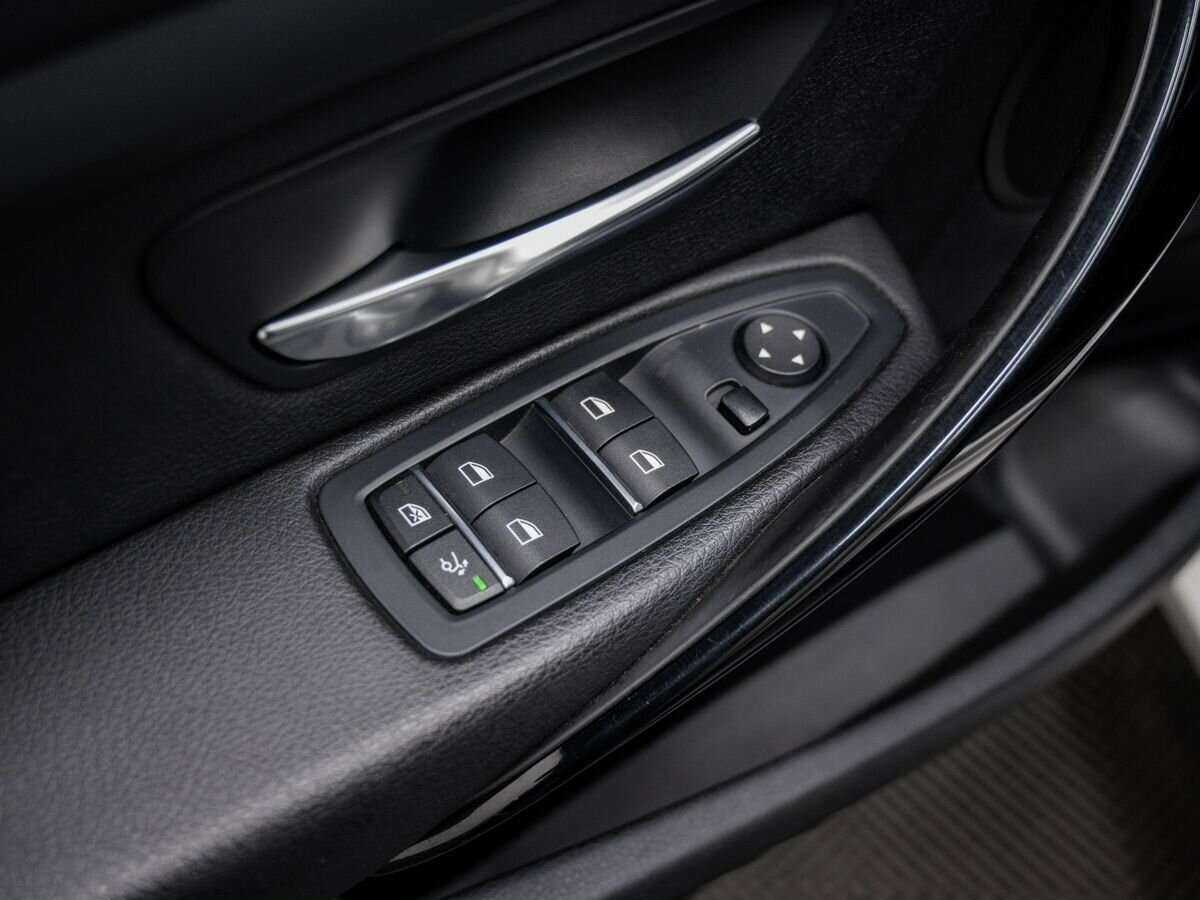 Б/У БМВ 3 серии 2017 года. Фото: #18