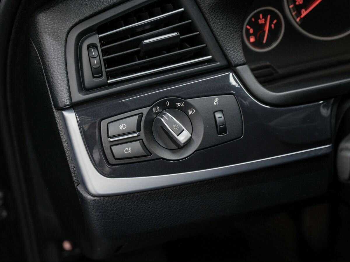 Б/У БМВ 5 серии 2013 года. Фото: #13