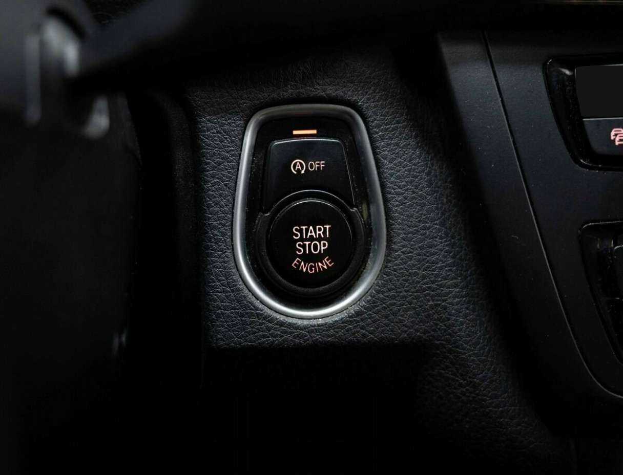 Б/У БМВ 3 серии 2014 года. Фото: #18