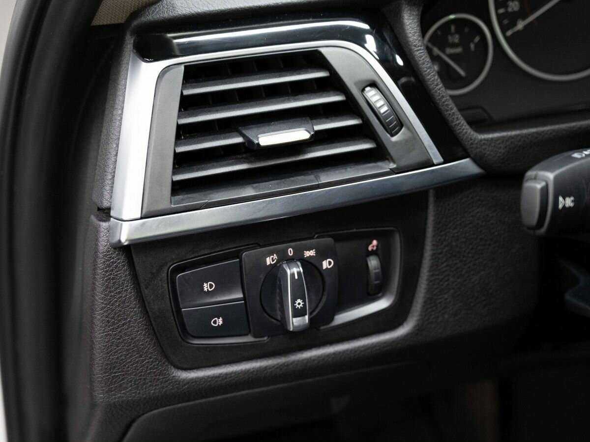 Б/У БМВ 3 серии 2016 года. Фото: #18