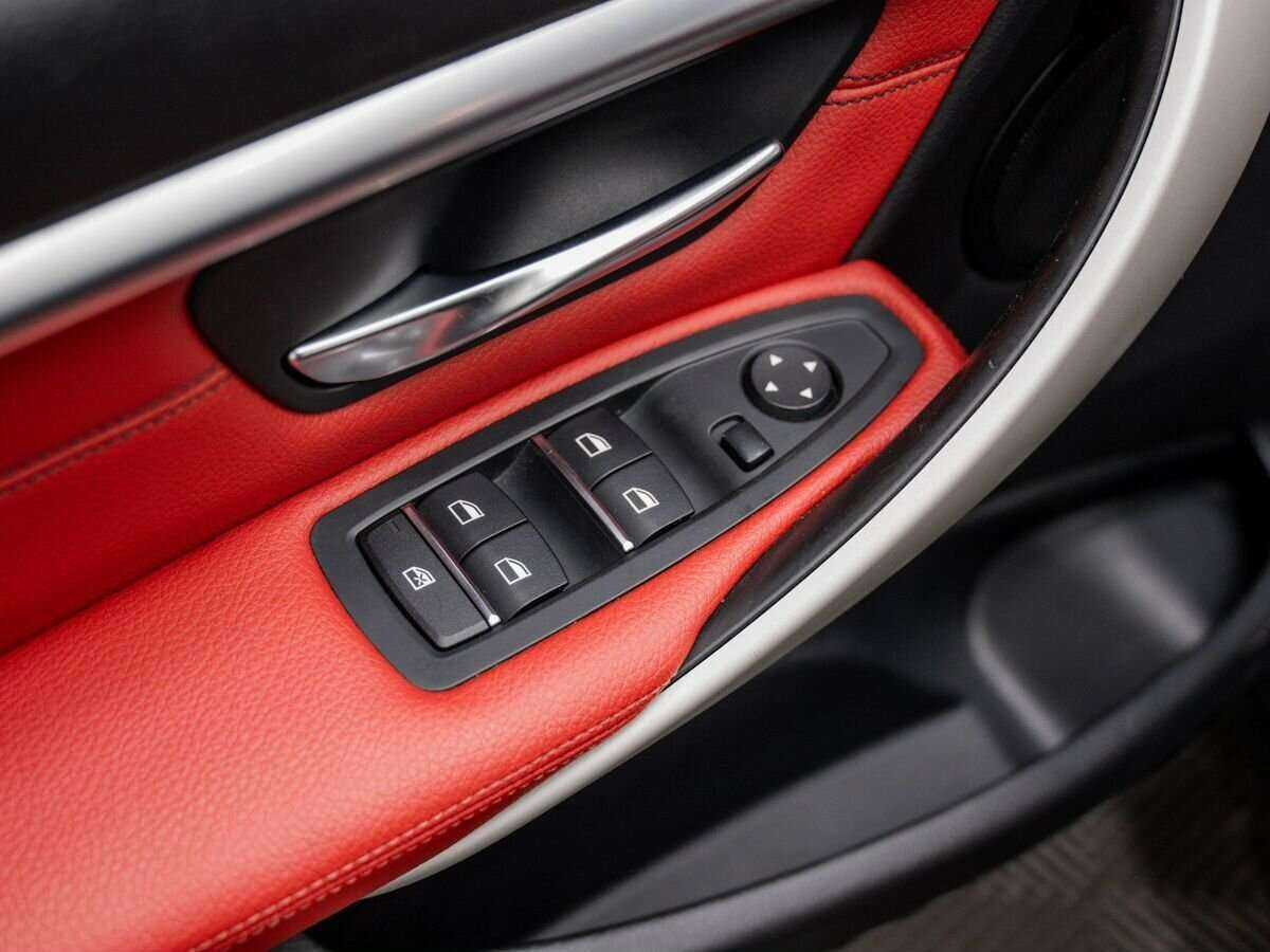 Б/У БМВ 3 серии 2015 года. Фото: #12