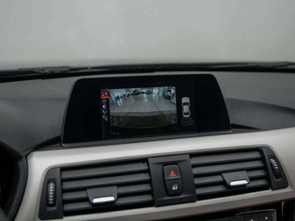 Б/У БМВ 3 серии 2015 года. Фото: #21