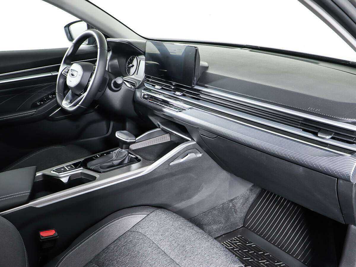 Б/У Джили Эмгранд 2023 года. Фото: #8