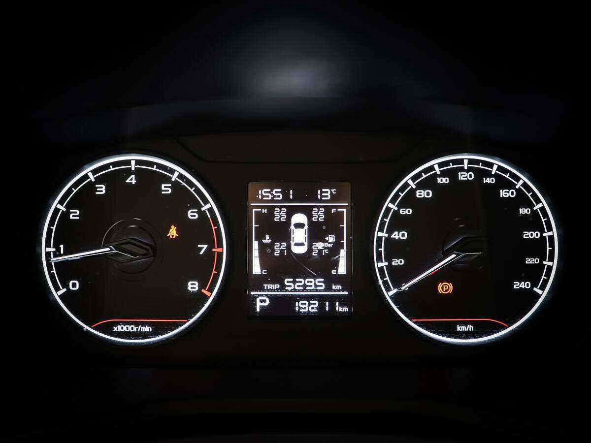 Б/У Джили Эмгранд 2023 года. Фото: #13