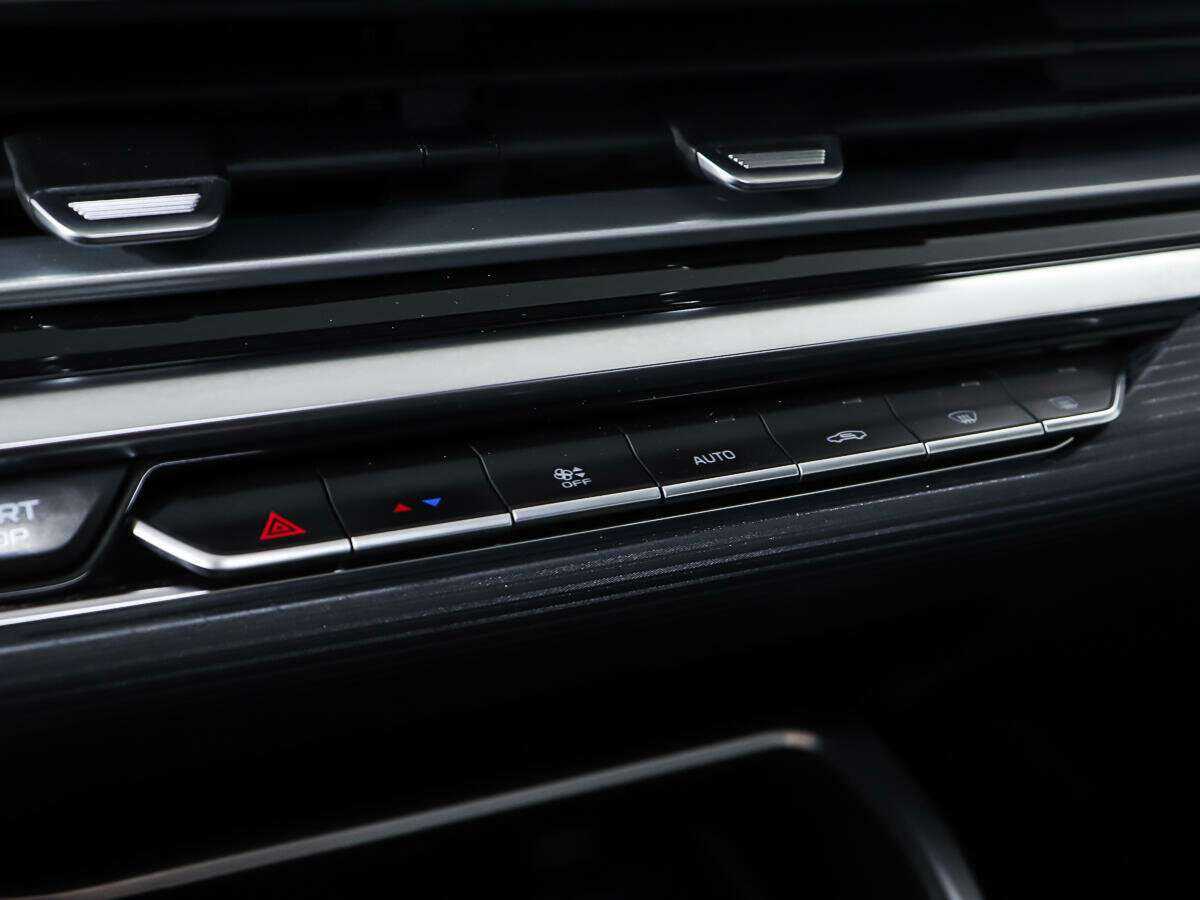 Б/У Джили Эмгранд 2023 года. Фото: #17