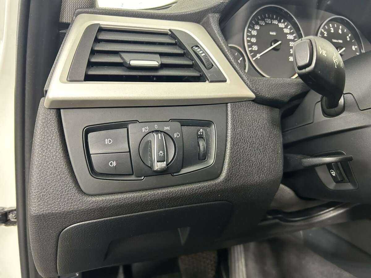 Б/У БМВ 3 серии 2014 года. Фото: #8