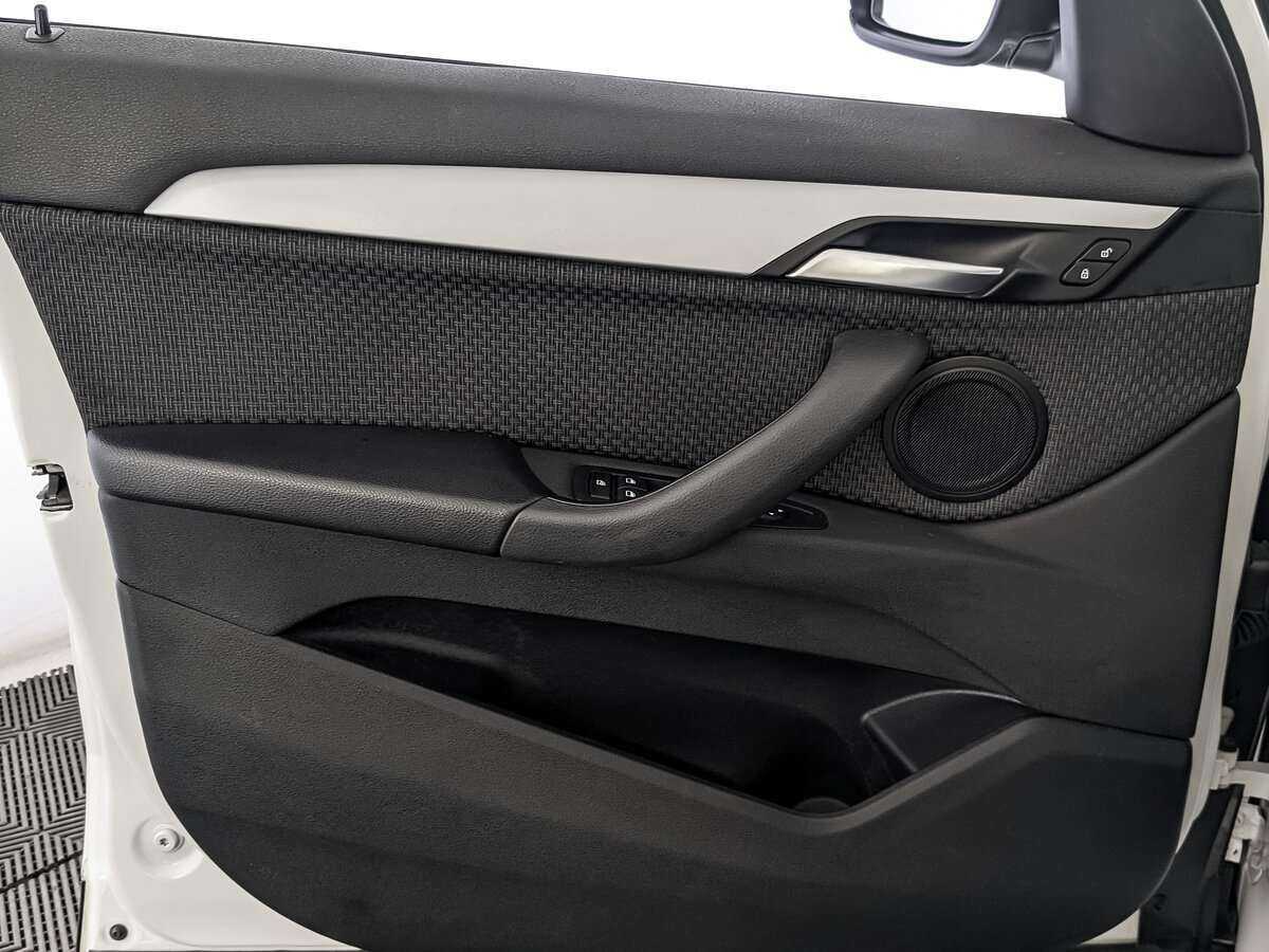 Б/У БМВ Икс1 2019 года. Фото: #14