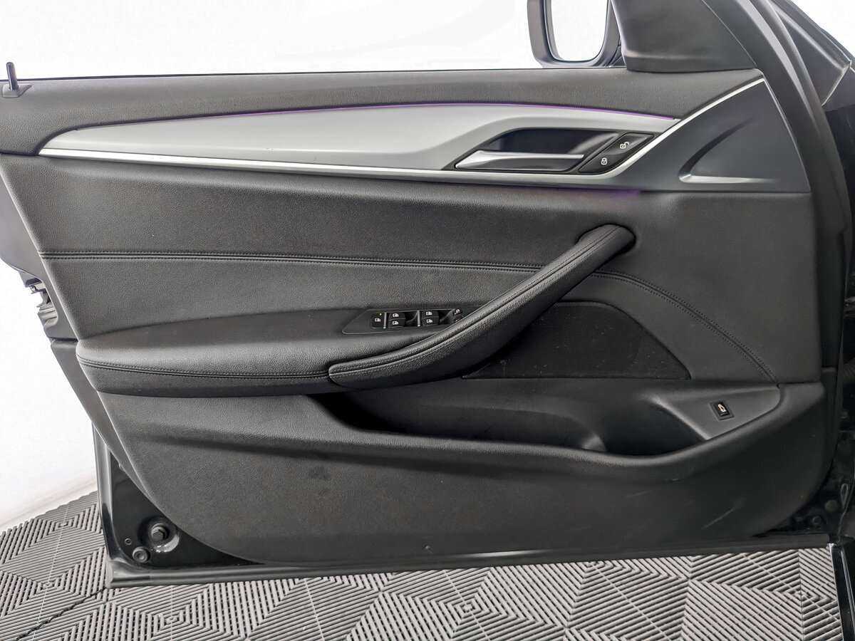 Б/У БМВ 5 серии 2018 года. Фото: #13