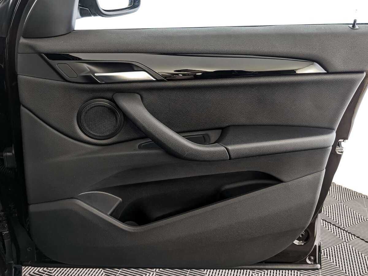 Б/У БМВ Икс1 2017 года. Фото: #20