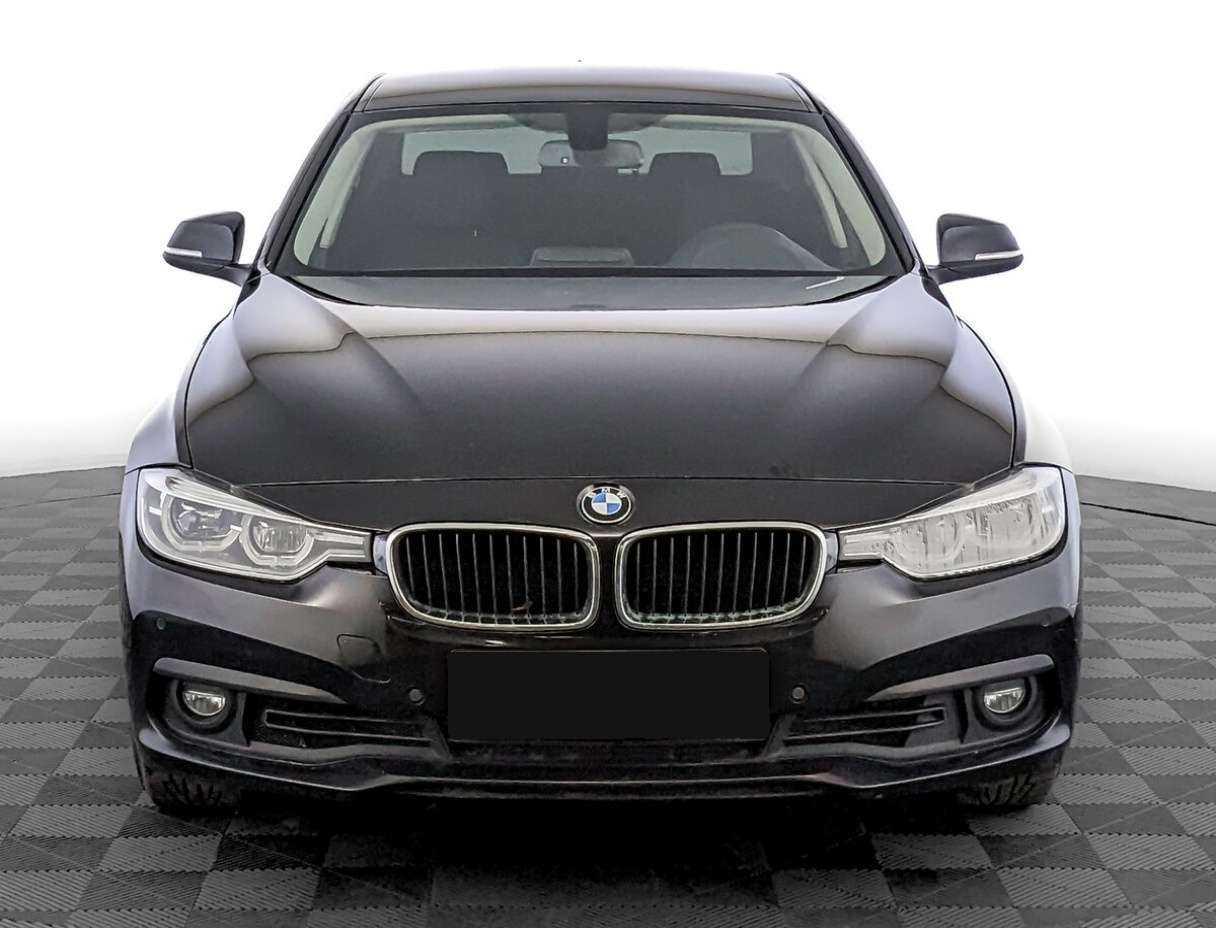 Б/У БМВ 3 серии 2018 года. Фото: #1