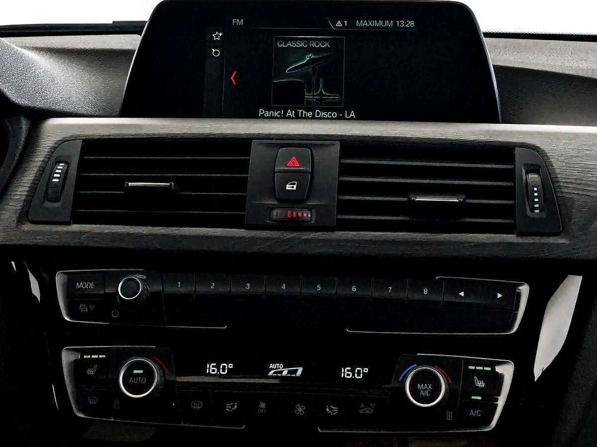 Б/У БМВ 3 серии 2019 года. Фото: #11