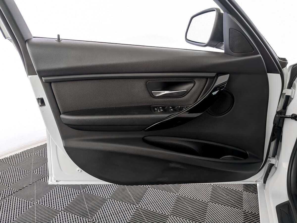 Б/У БМВ 3 серии 2017 года. Фото: #13