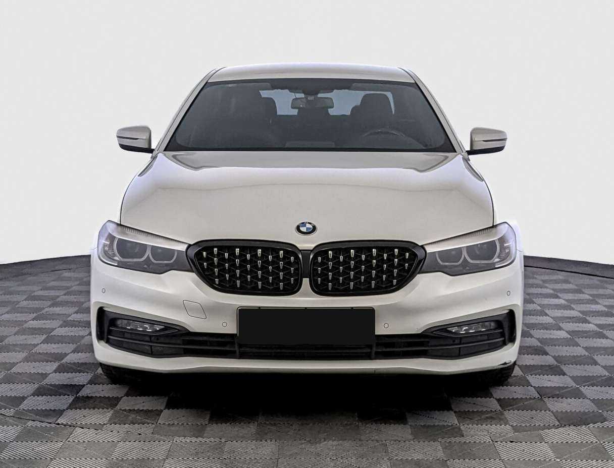 Б/У БМВ 5 серии 2017 года. Фото: #1