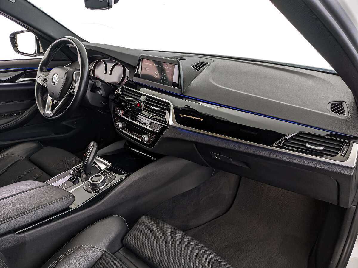 Б/У БМВ 5 серии 2017 года. Фото: #8