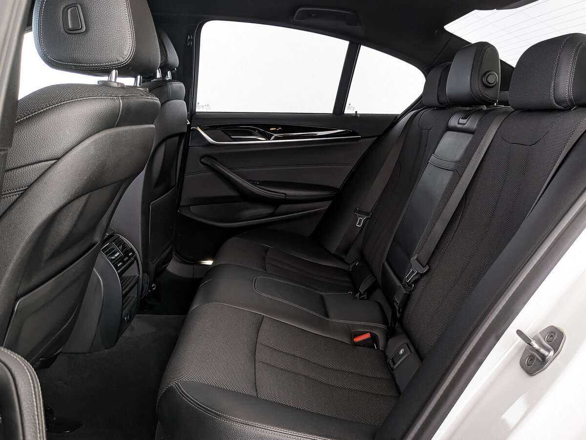 Б/У БМВ 5 серии 2017 года. Фото: #13