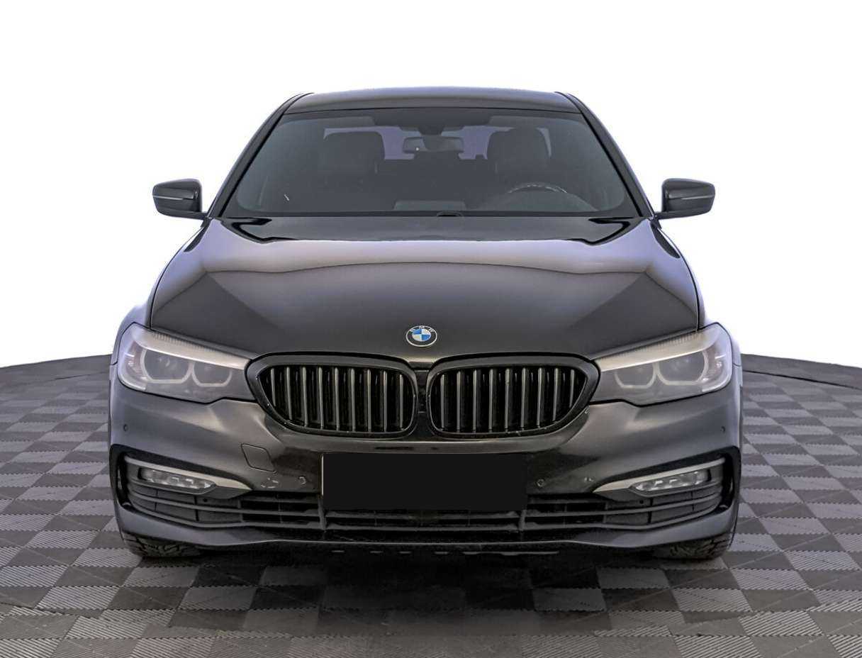 Б/У БМВ 5 серии 2017 года. Фото: #1