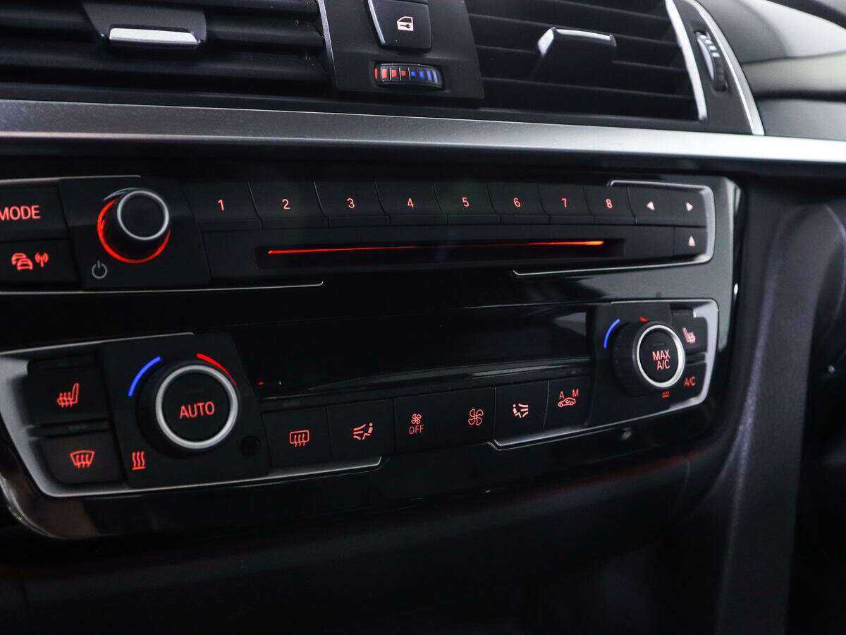 Б/У БМВ 3 серии 2017 года. Фото: #13