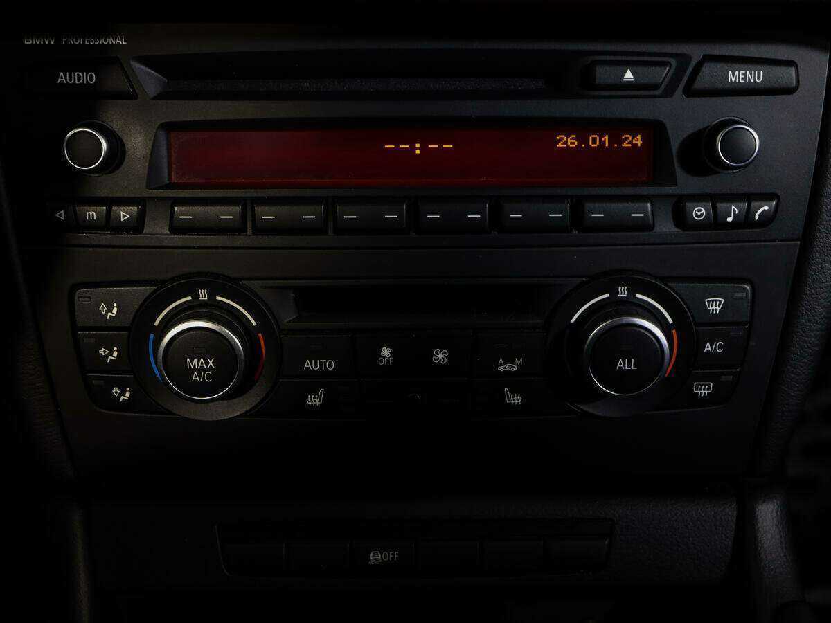 Б/У БМВ Икс1 2014 года. Фото: #14