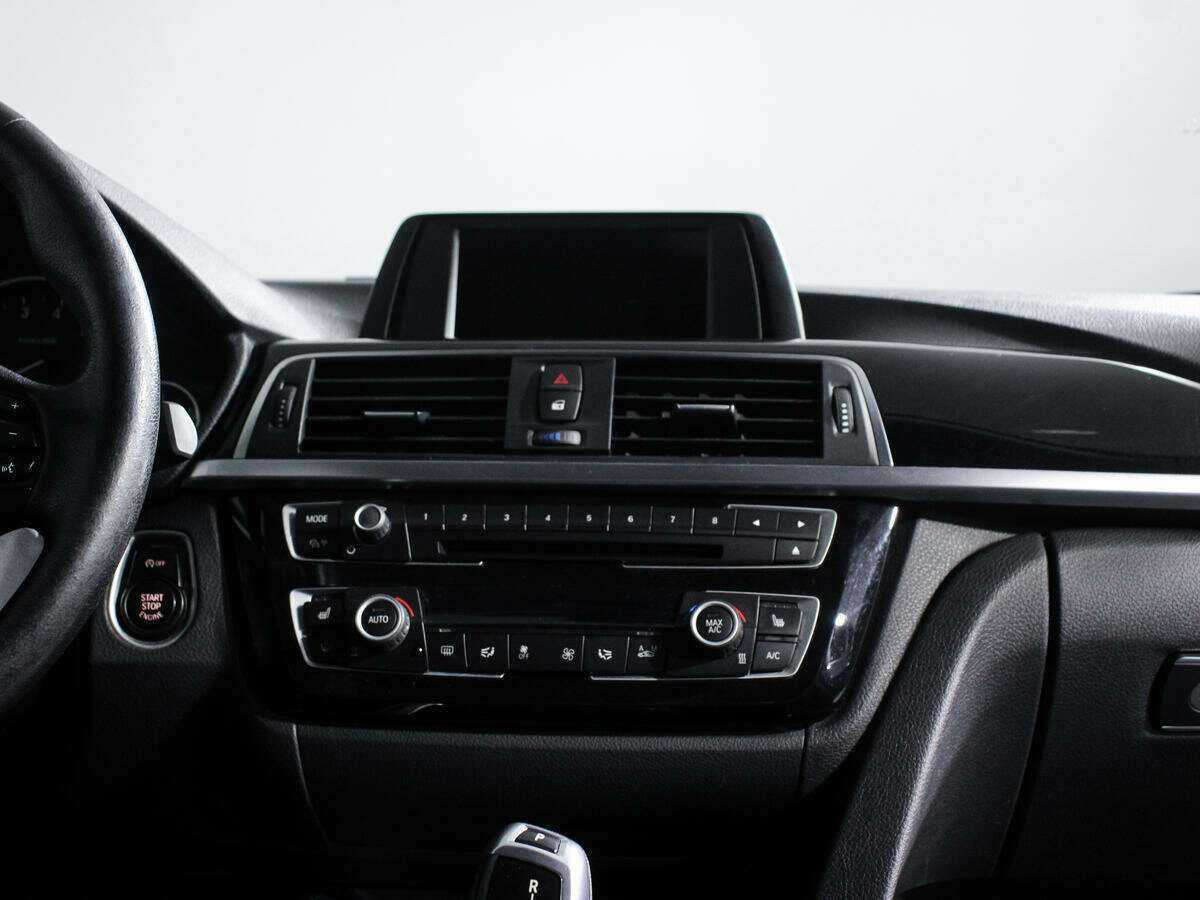 Б/У БМВ 3 серии 2017 года. Фото: #11