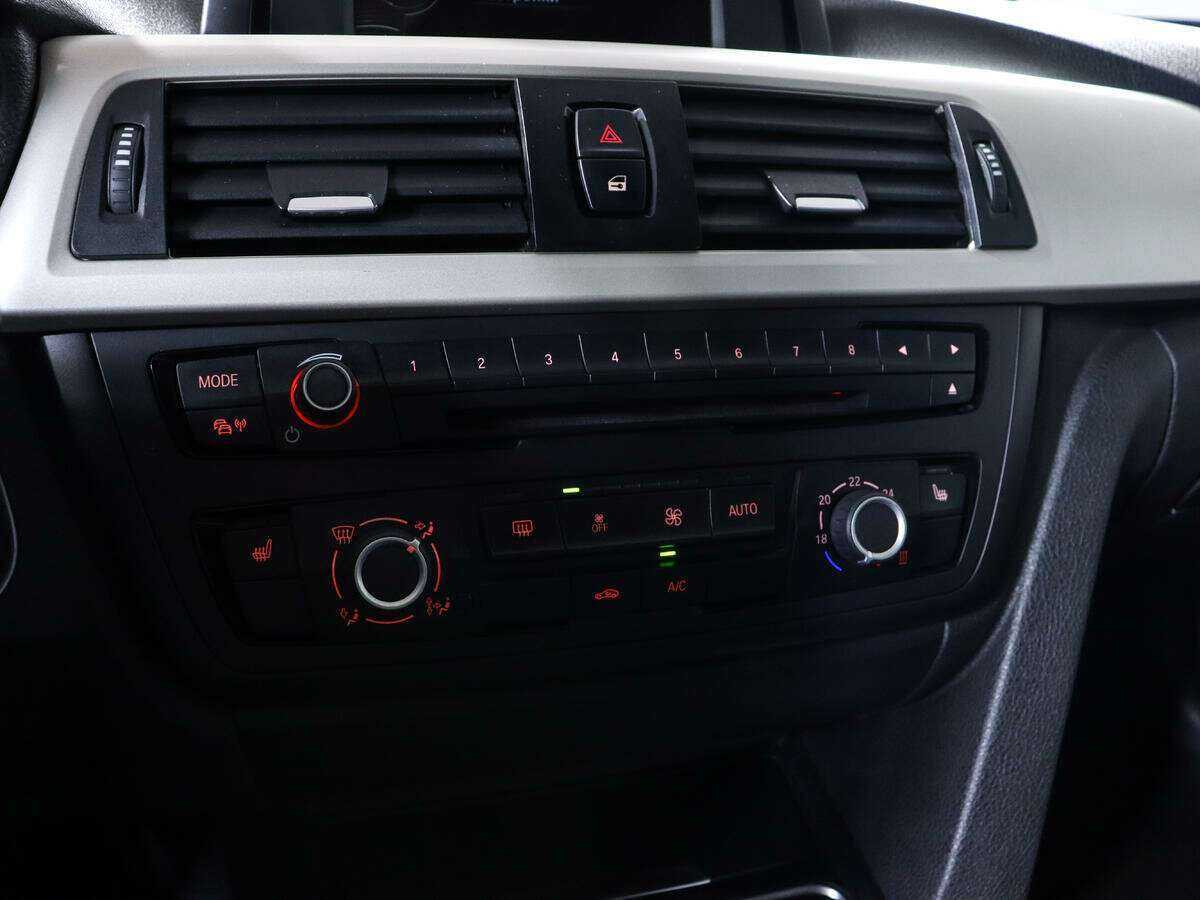 Б/У БМВ 3 серии 2014 года. Фото: #15