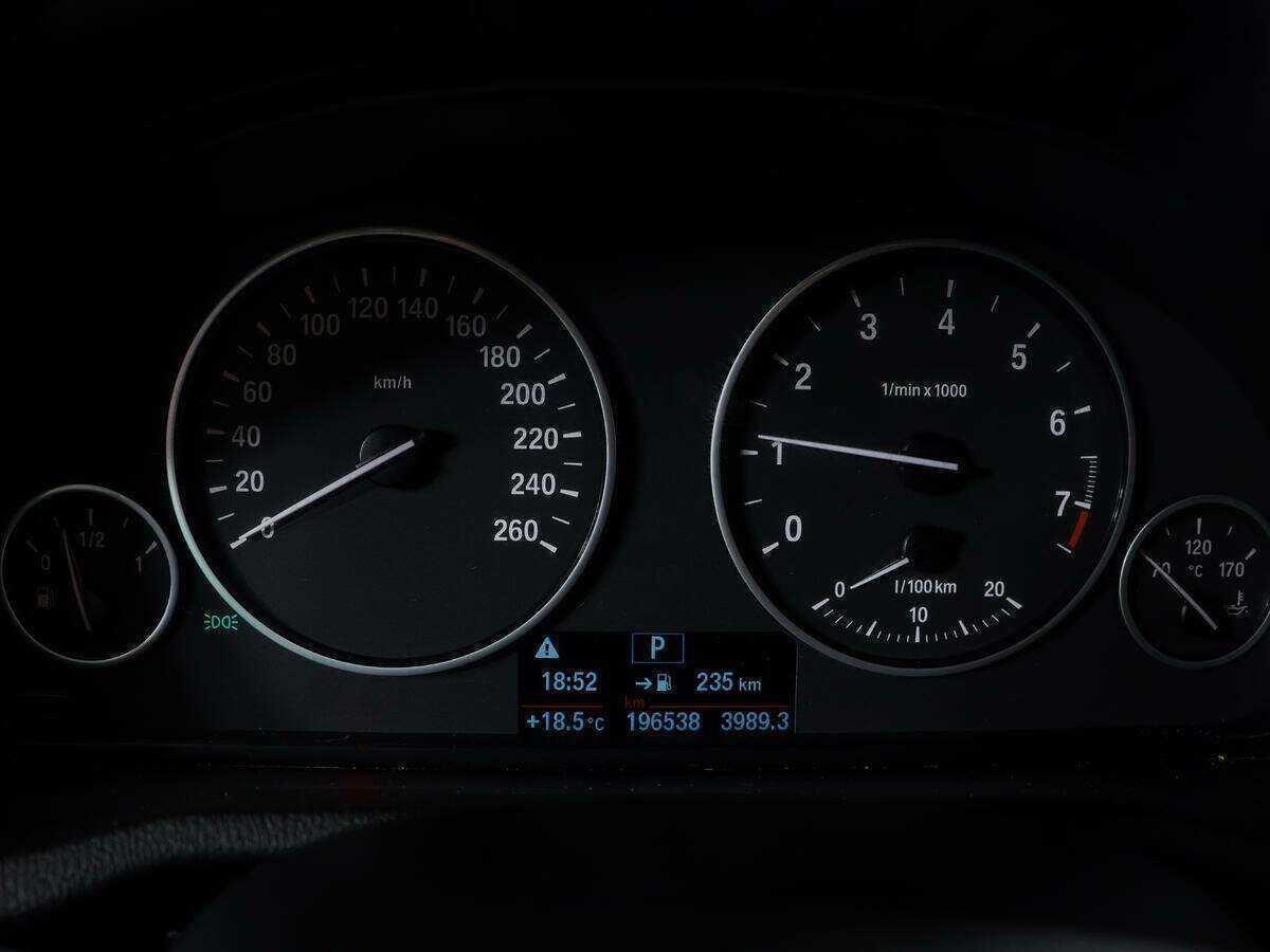 Б/У БМВ Икс3 2015 года. Фото: #9