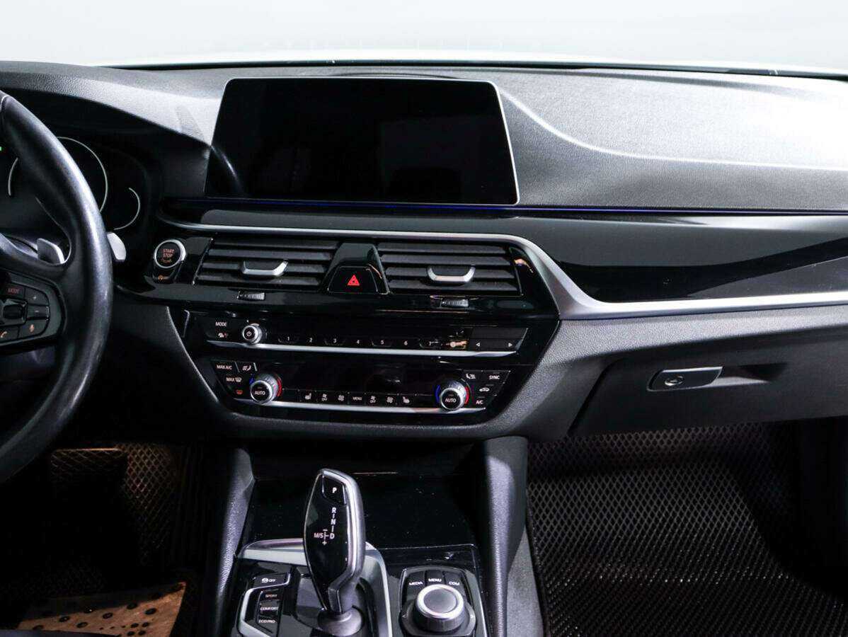 Б/У БМВ 5 серии 2018 года. Фото: #10