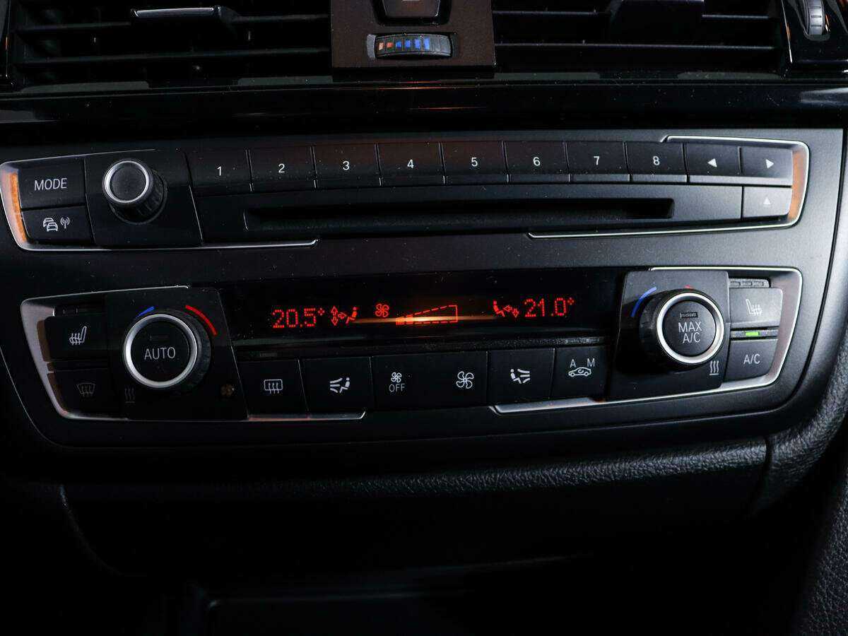 Б/У БМВ 3 серии 2014 года. Фото: #13