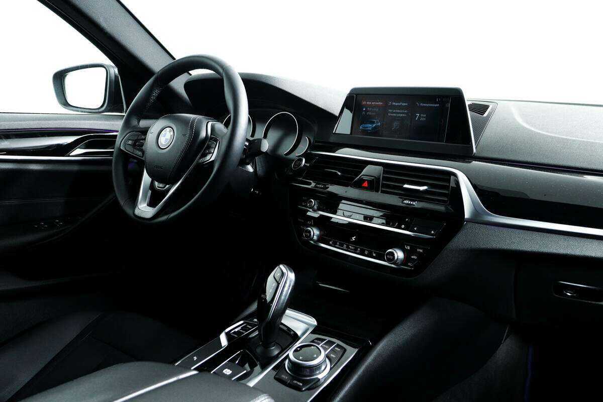 Б/У БМВ 5 серии 2017 года. Фото: #8