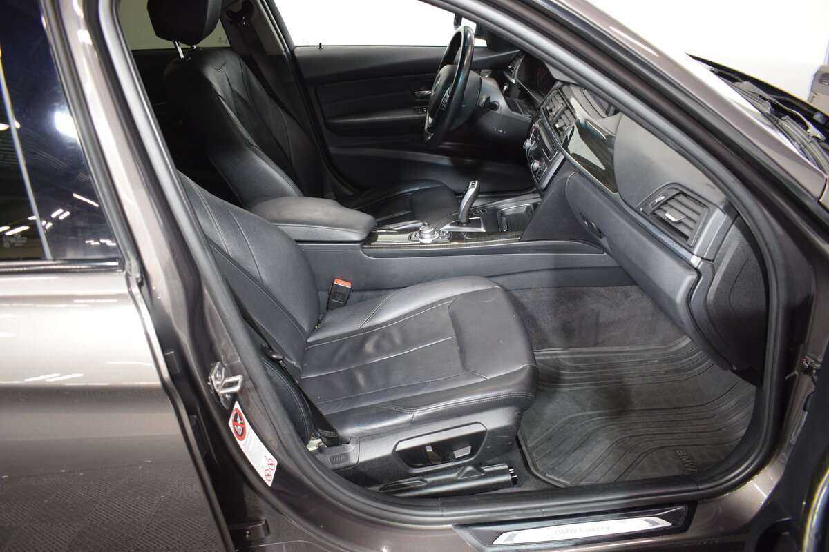 Б/У БМВ 3 серии 2012 года. Фото: #13