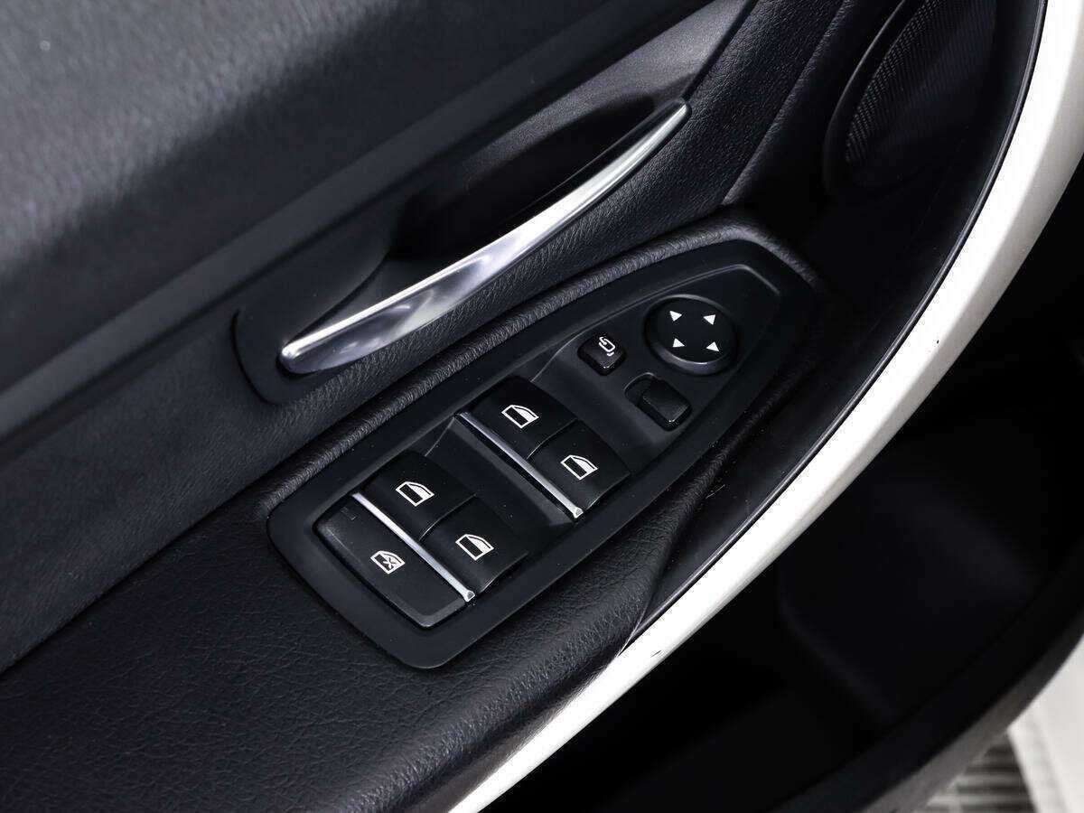 Б/У БМВ 3 серии 2015 года. Фото: #19