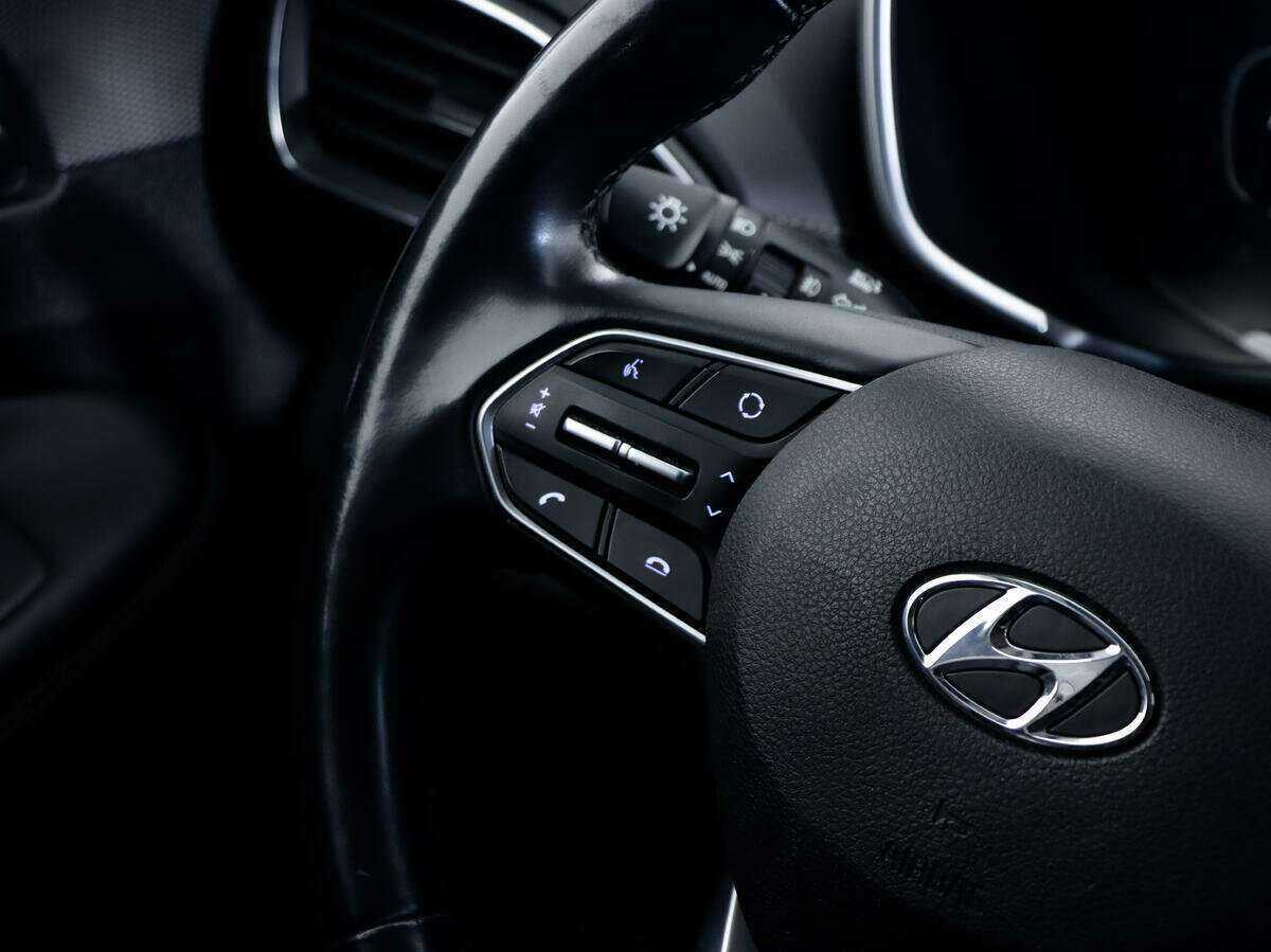 Б/У Хендай Санта Фе 2018 года. Фото: #11