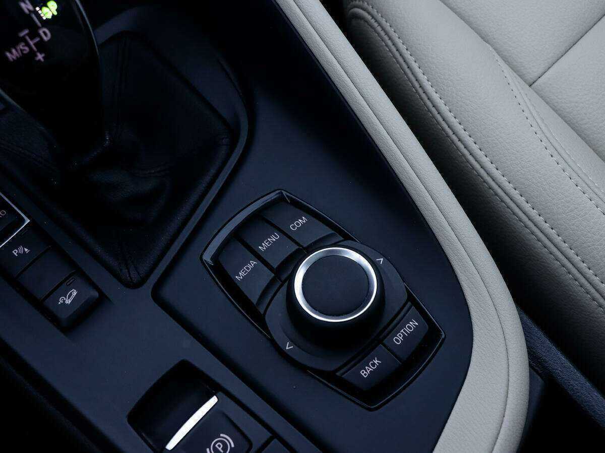 Б/У БМВ Икс1 2019 года. Фото: #12