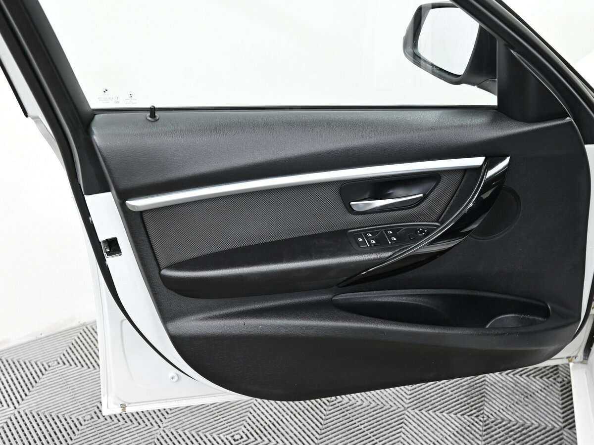 Б/У БМВ 3 серии 2016 года. Фото: #8