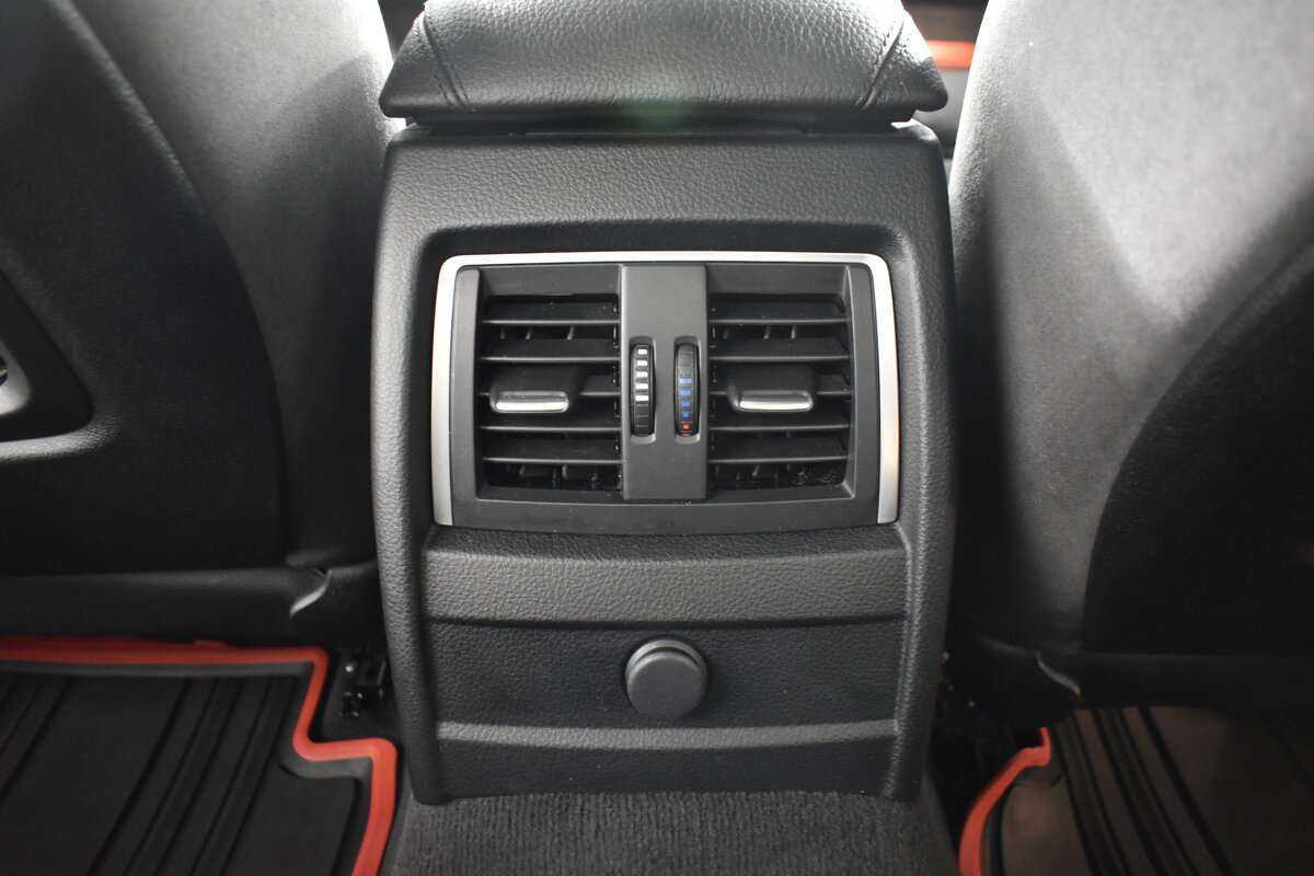 Б/У БМВ 3 серии 2016 года. Фото: #7