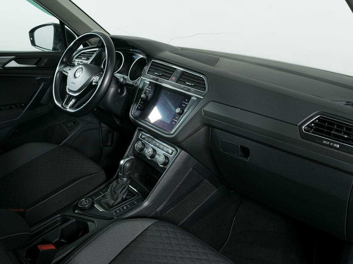 Б/У Фольксваген Тигуан 2018 года. Фото: #8