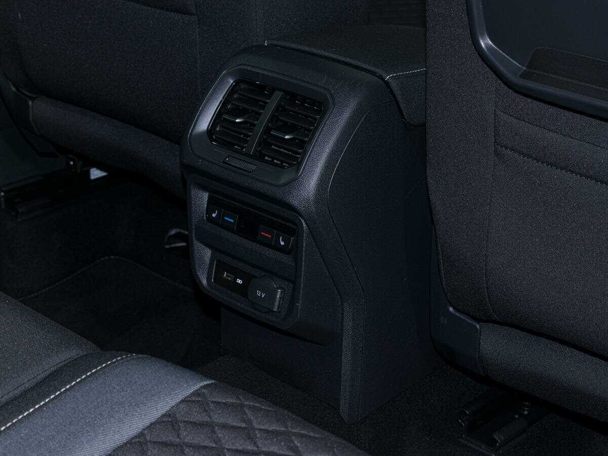 Б/У Фольксваген Тигуан 2018 года. Фото: #12