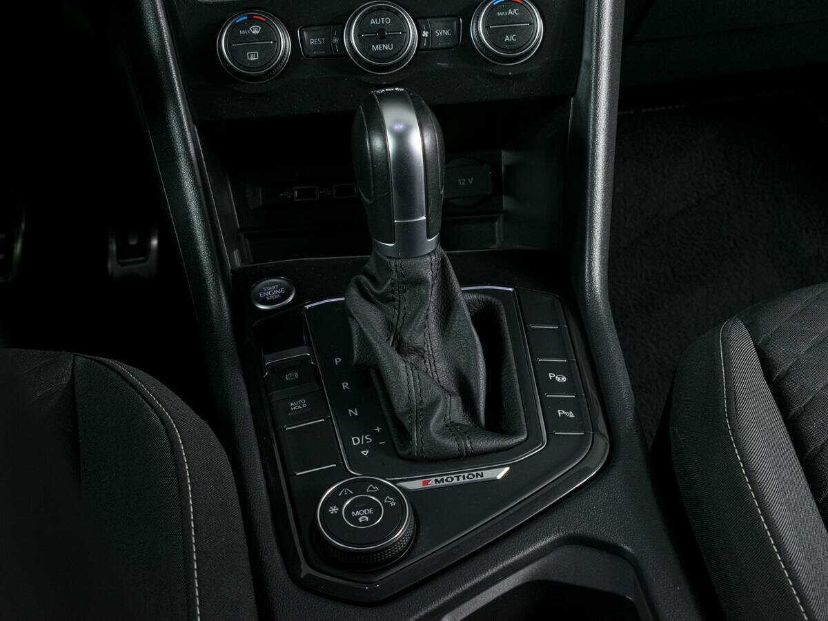 Б/У Фольксваген Тигуан 2018 года. Фото: #15