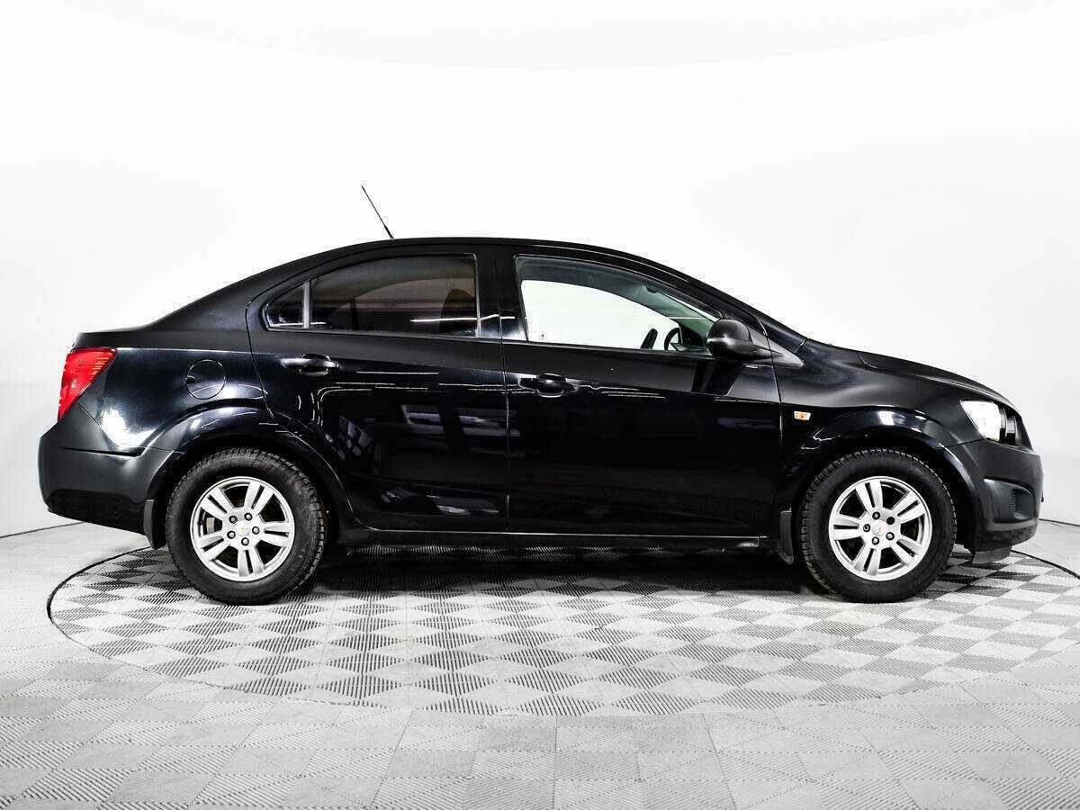 Б/У Шевроле Авео 2014 года. Фото: #3