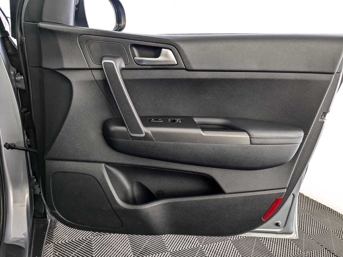 Б/У Киа Спортейдж 2021 года. Фото: #20