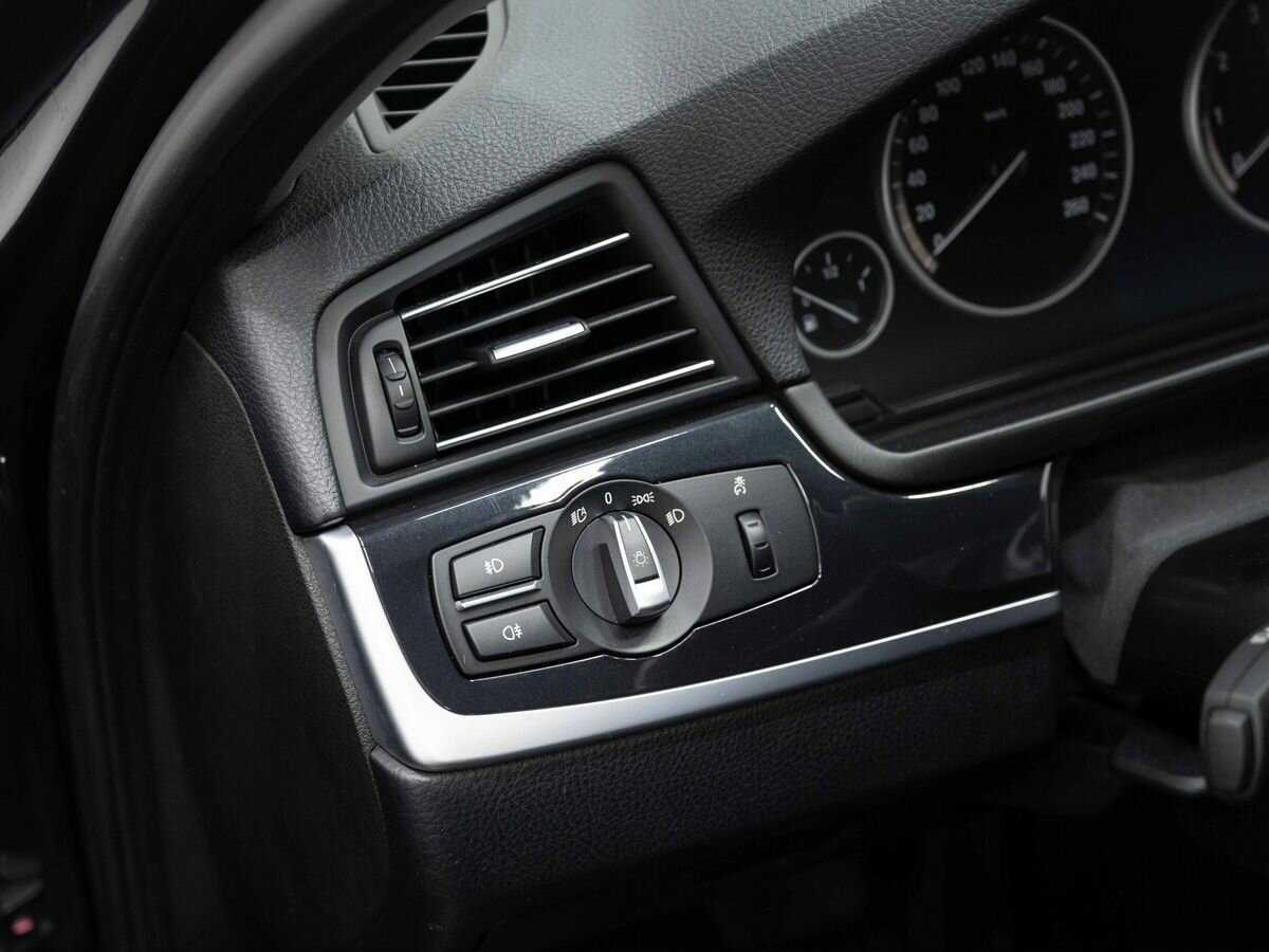 Б/У БМВ 5 серии 2012 года. Фото: #22