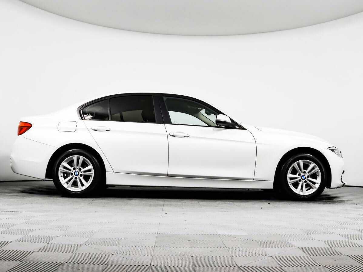 Б/У БМВ 3 серии 2018 года. Фото: #2
