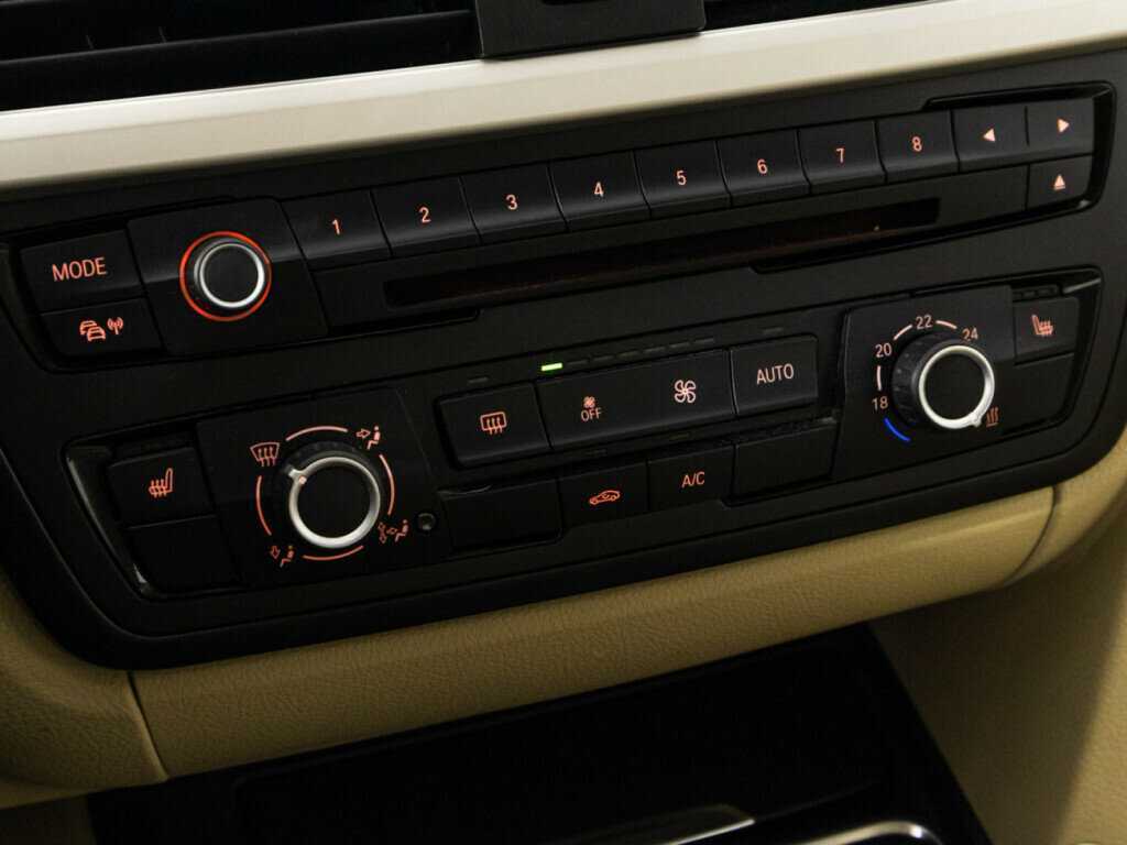 Б/У БМВ 3 серии 2013 года. Фото: #15