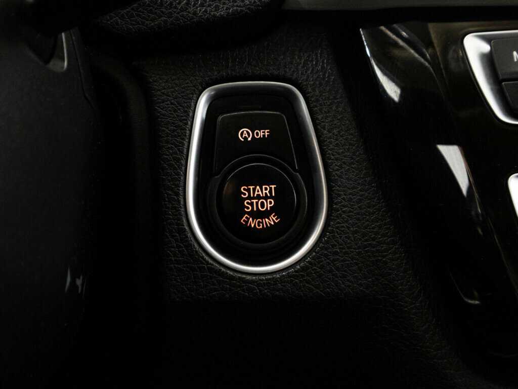 Б/У БМВ 3 серии 2016 года. Фото: #18