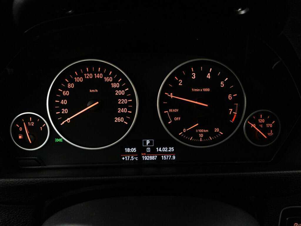 Б/У БМВ 3 серии 2016 года. Фото: #11